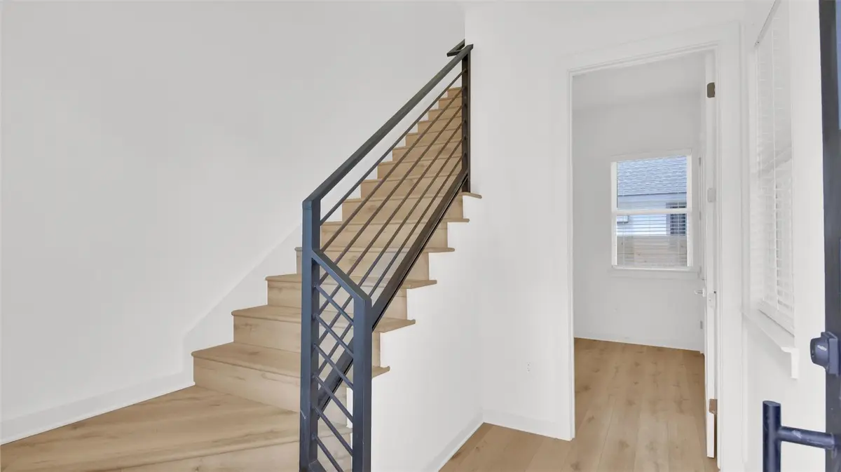 7208 Providence Ave #2, Austin, TX 78752