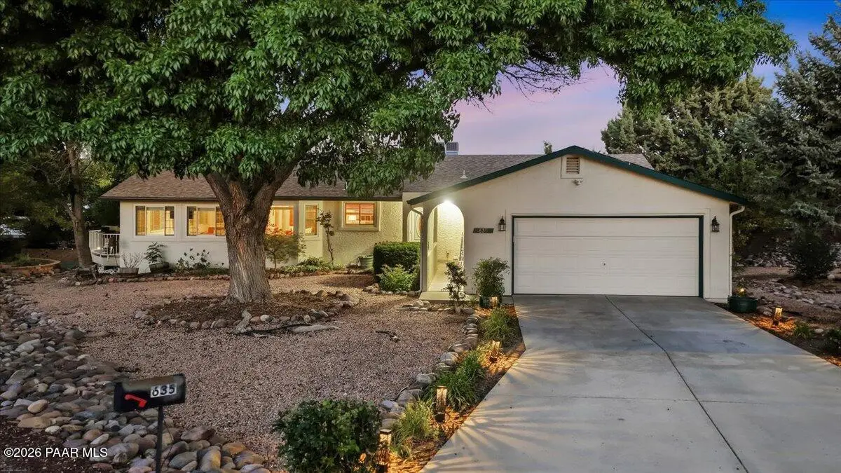 635 N Corral CIR, Dewey-humboldt, AZ 86327
