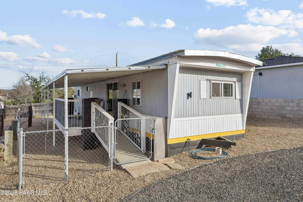 20877 E Deer Valley LN, Mayer, AZ 86333