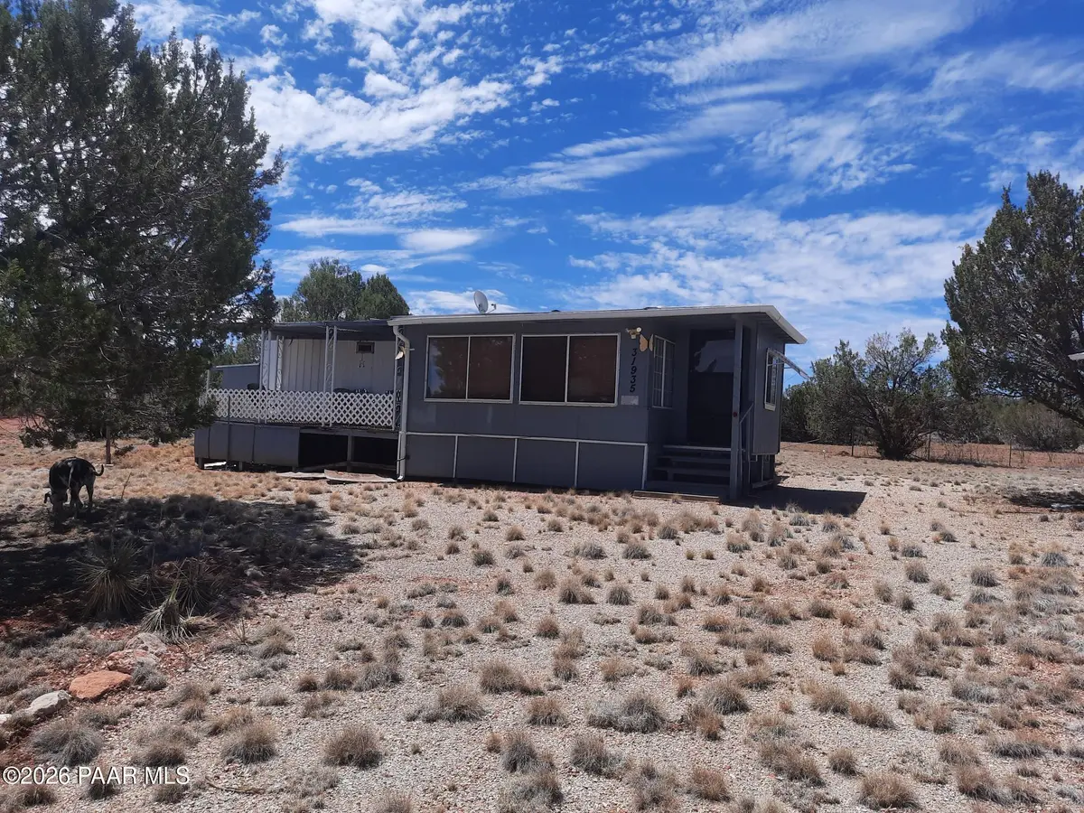 31935 W Calle Belleza, Seligman, AZ 86337