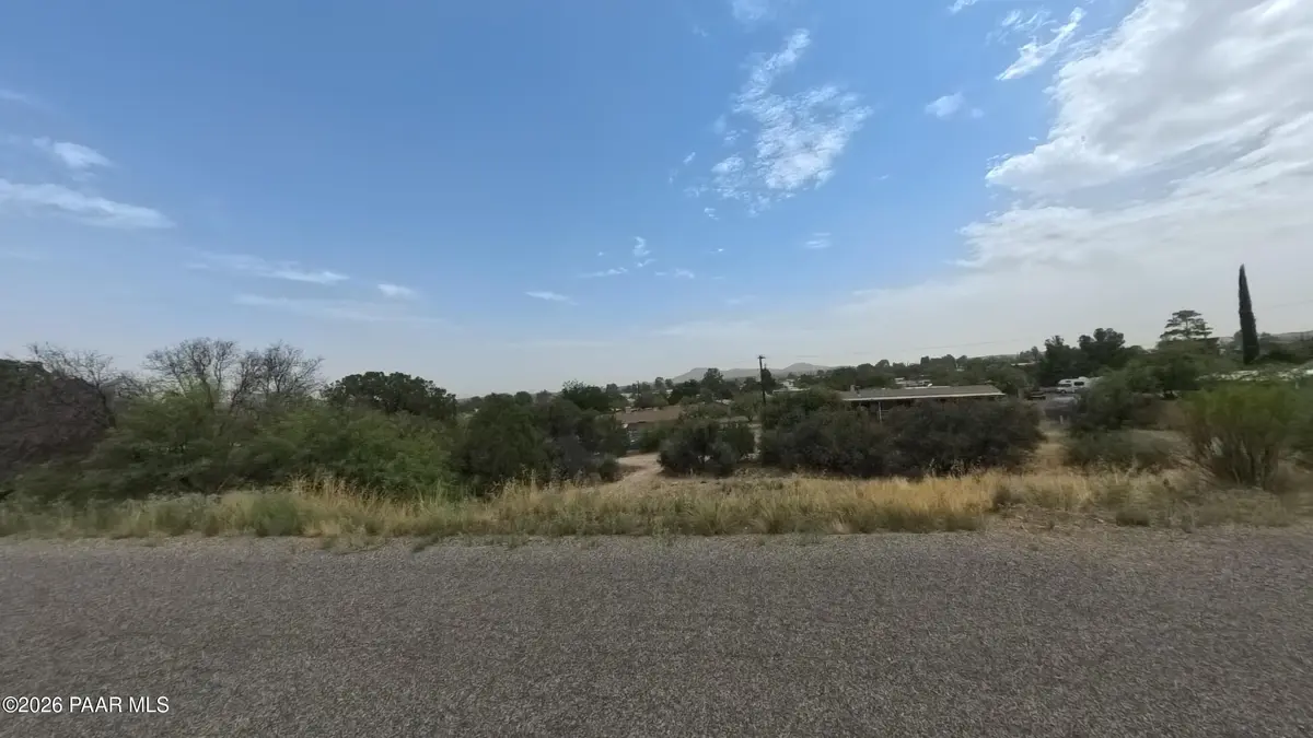 16063 S Zuni DR, Mayer, AZ 86333