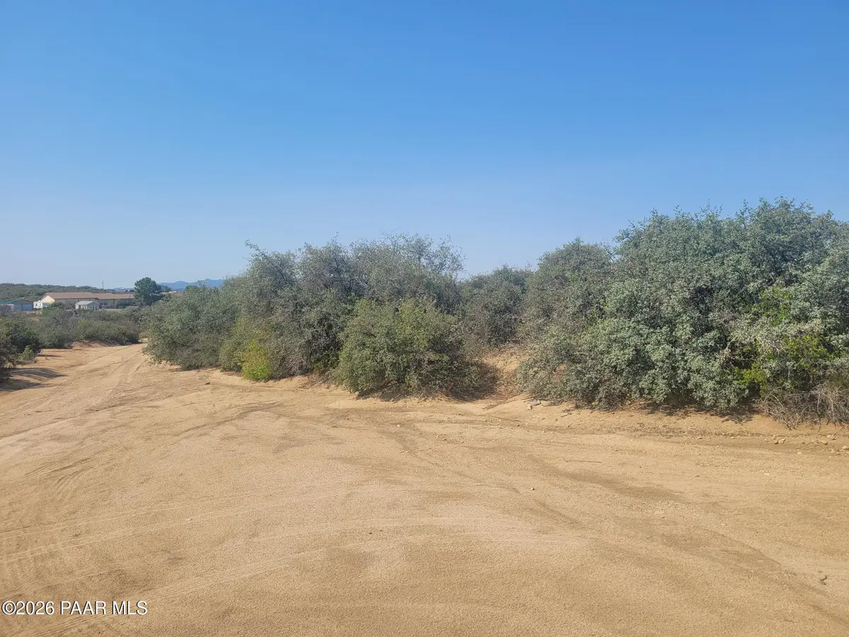8095 W Barrington RD, Wilhoit, AZ 86332