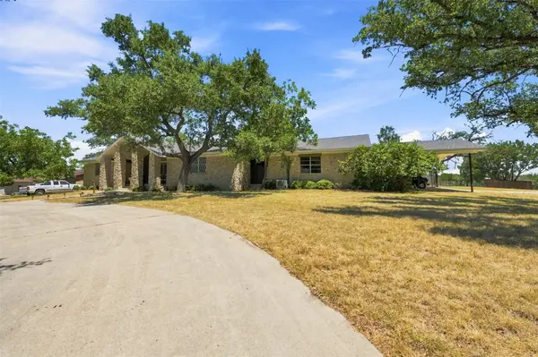 1103 S Willis ST, Lampasas, TX 76550