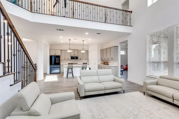 2808 Stone Branch DR, Leander, TX 78641