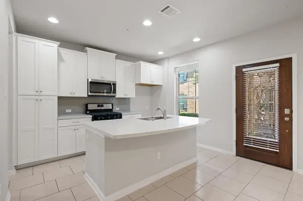 7220 Wyoming Springs DR #504, Round Rock, TX 78681