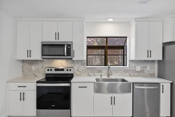 336 Columbine ST, Meadowlakes, TX 78654