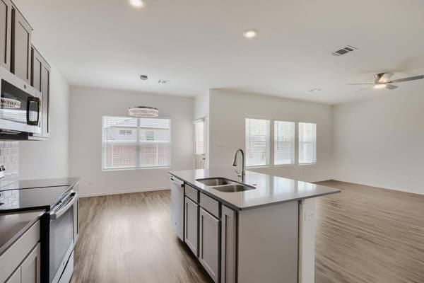 125 Guardian Angel CT, Jarrell, TX 76537