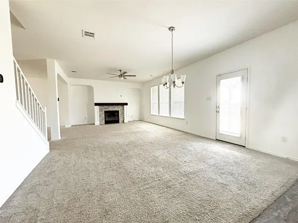 1720 Foxglove CIR, Lockhart, TX 78644