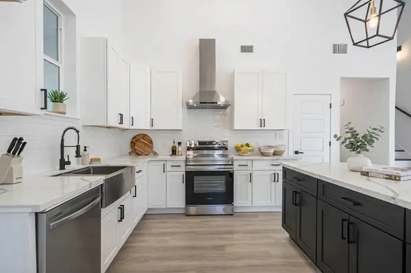 4 Huisache LN, Wimberley, TX 78676