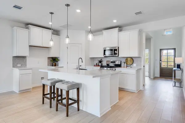 207 Crumpton WAY, Hutto, TX 78634