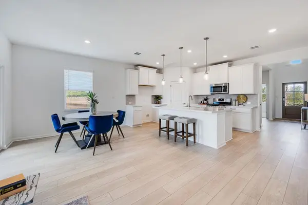 207 Crumpton WAY, Hutto, TX 78634