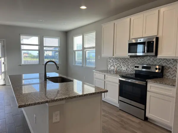 504 Star Garnet DR, Jarrell, TX 76537
