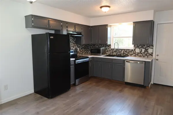 6914 Rifle BND #A, Austin, TX 78736