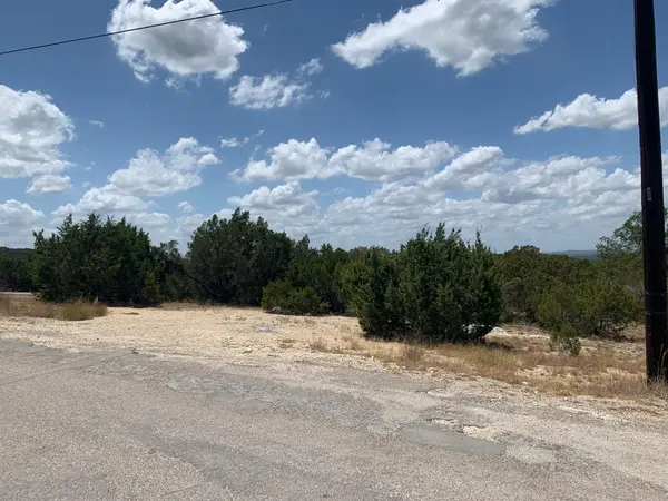 8506 Bronco LN, Lago Vista, TX 78645