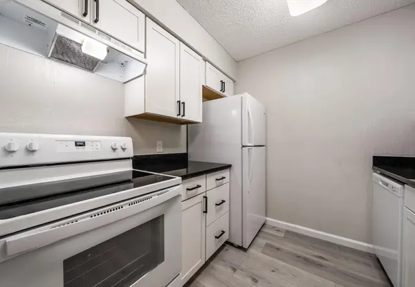 428 S Sailmaster ST #B, Austin, TX 78734