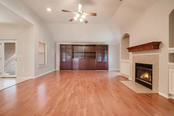 216 Meadow Brook DR, Fredericksburg, TX 78624