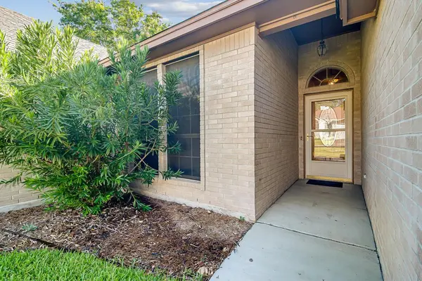 216 Meadow Brook DR, Fredericksburg, TX 78624