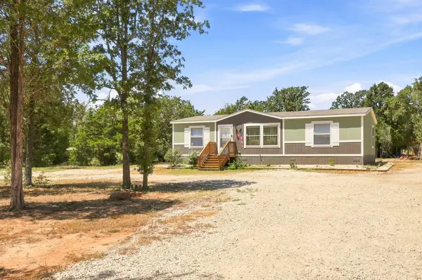 1039 Trailside DR, Elgin, TX 78621