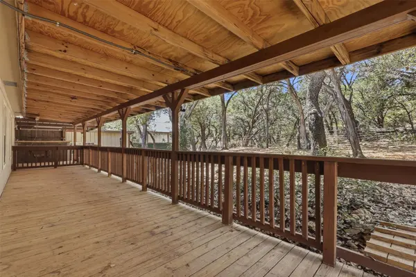 833 Nelson DR, Canyon Lake, TX 78133