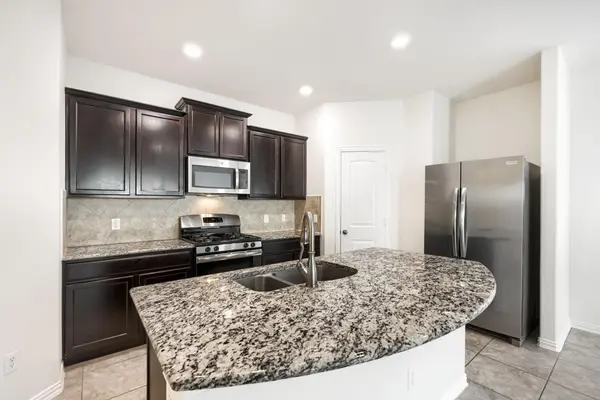 300 Shale CIR, Buda, TX 78610