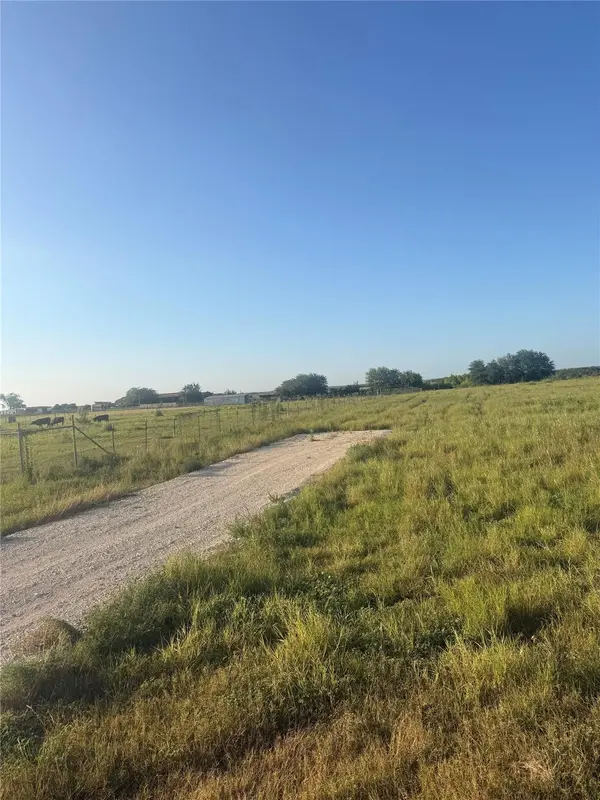 437 CR 423, Taylor, TX 76574