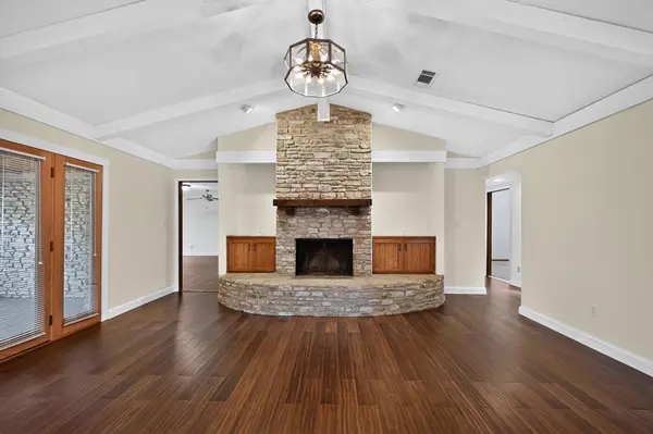 29 Country Oaks DR, Buda, TX 78610