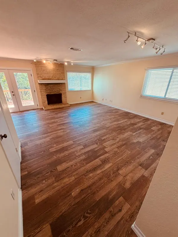 3529 North Hills DR #D, Austin, TX 78731