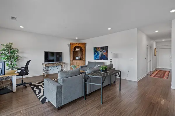 4361 S Congress Ave #606, Austin, TX 78745