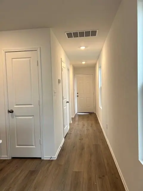 35 Trinity CIR, Lockhart, TX 78644