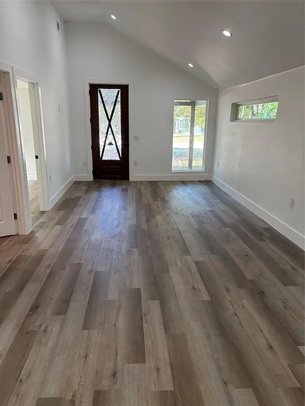 545 W Vaughan ST, Bertram, TX 78605