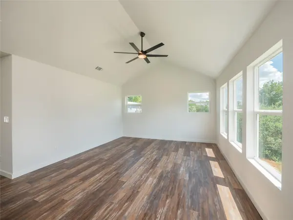 109 Elizabeth DR, Spicewood, TX 78669