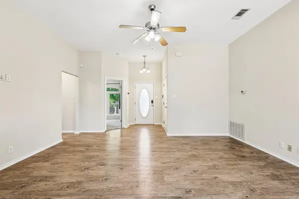 224 Copper LN, Jarrell, TX 76537