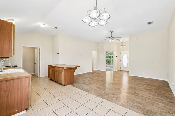 224 Copper LN, Jarrell, TX 76537