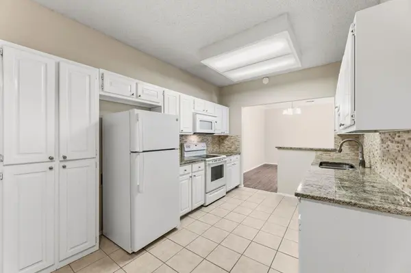 5737 N Scout Island CIR, Austin, TX 78731