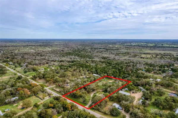 201 Artesian DR, Cedar Creek, TX 78612