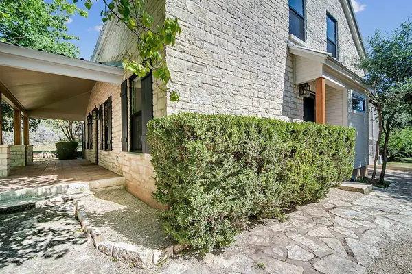 146 Hillside DR, Fredericksburg, TX 78624