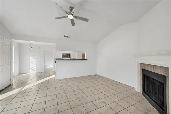 421 Fantail LOOP #B, Lakeway, TX 78734