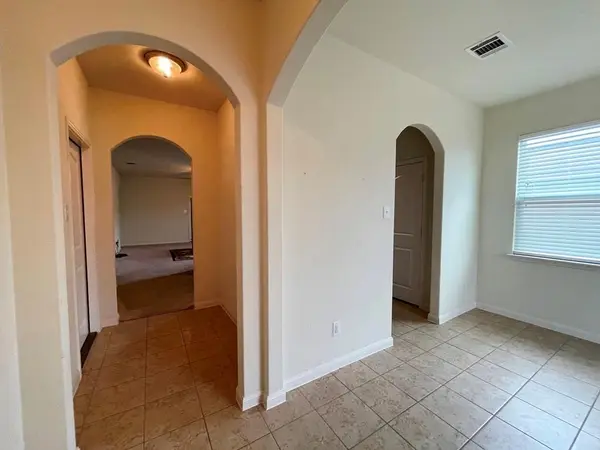 408 Farmer LN, Jarrell, TX 76537