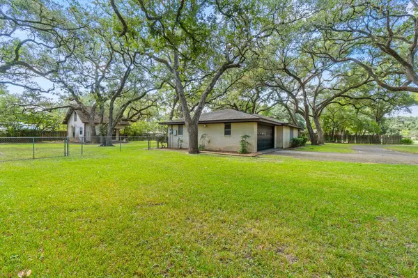 113 Krupka ST, Columbus, TX 78934