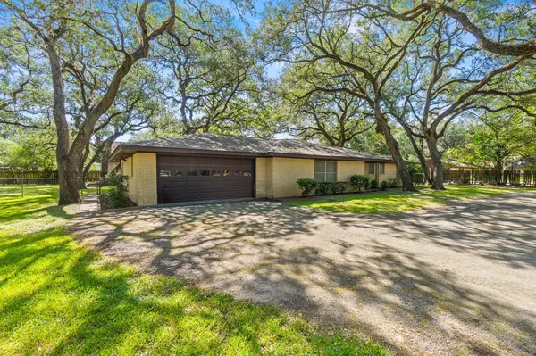 113 Krupka ST, Columbus, TX 78934
