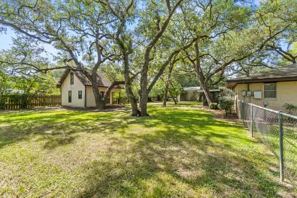 113 Krupka ST, Columbus, TX 78934