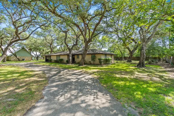 113 Krupka ST, Columbus, TX 78934