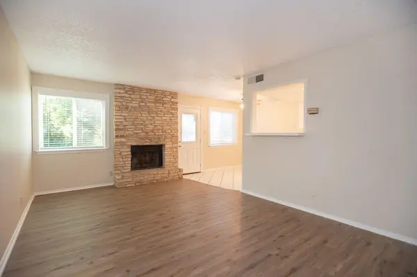 925 Chisholm CV, Round Rock, TX 78681