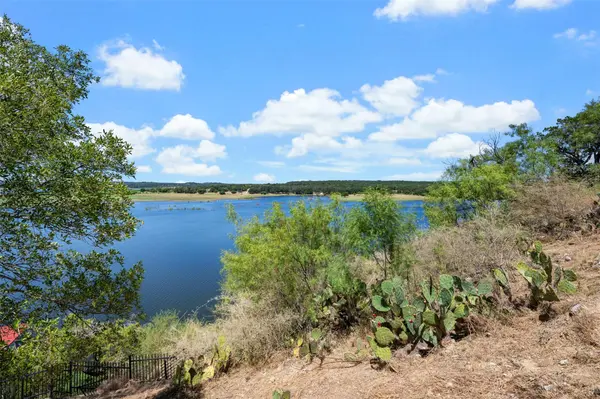 335 Harbor DR, Spicewood, TX 78669