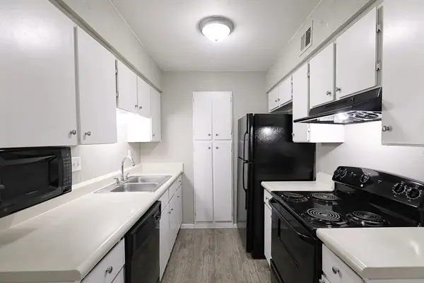 8100 N Mopac EXPY #03-111, Austin, TX 78759
