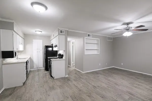 8100 N Mopac EXPY #03-111, Austin, TX 78759