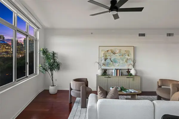 54 Rainey ST #502, Austin, TX 78701