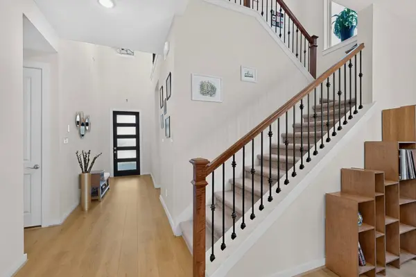 4010 Flowstone LN, Round Rock, TX 78681