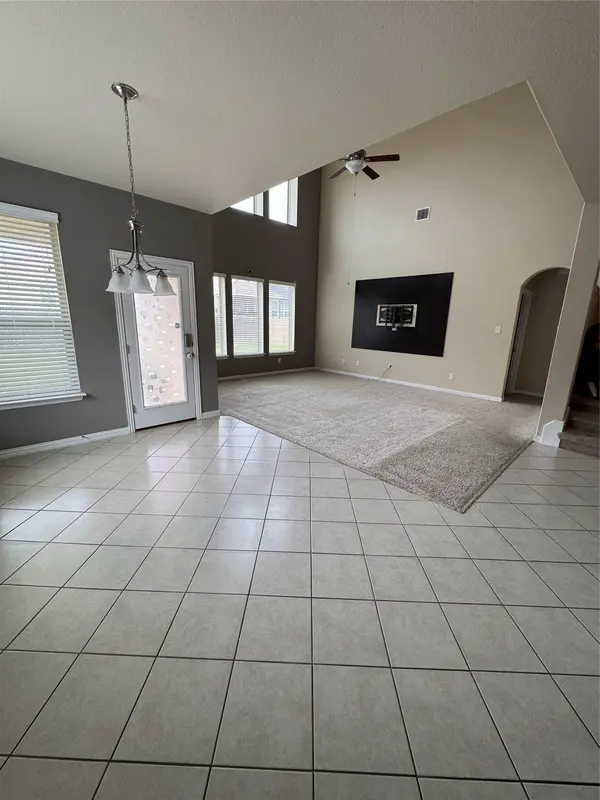 914 Emory Stable DR, Hutto, TX 78634