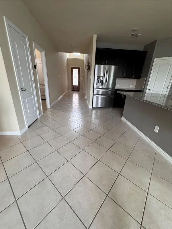 914 Emory Stable DR, Hutto, TX 78634